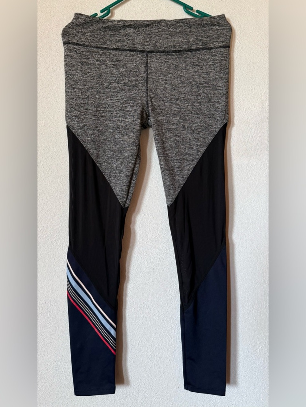 Energy Colorblock Mesh Panel Athletic Leggings
Size Large